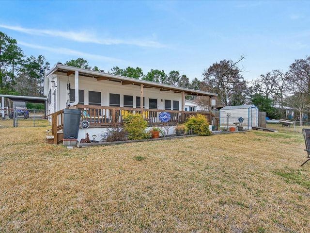 117 Horseshoe Lake Drive W, Huntsville, TX 77320