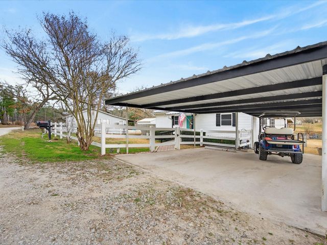 117 Horseshoe Lake Drive W, Huntsville, TX 77320