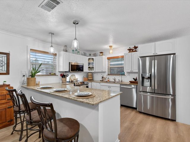 117 Horseshoe Lake Drive W, Huntsville, TX 77320