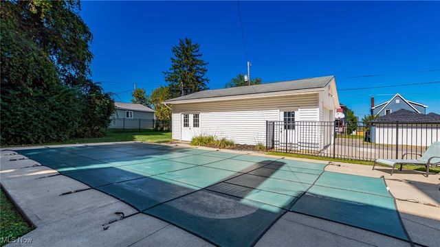 641 Fairmont Ave, Zanesville, OH 43701