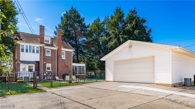 641 Fairmont Ave, Zanesville, OH 43701