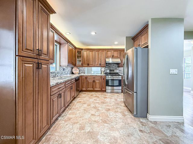 40 La Encina, Newbury Park, CA 91320