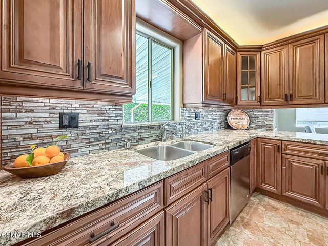 40 La Encina, Newbury Park, CA 91320