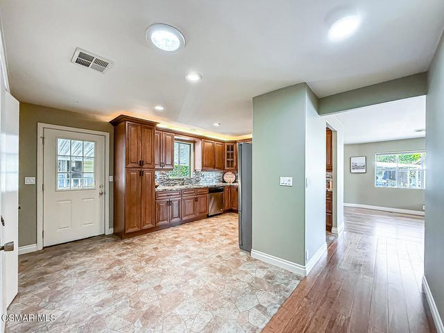 40 La Encina, Newbury Park, CA 91320