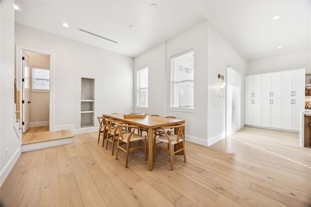 1127 W 16th Street C, Houston, TX 77008