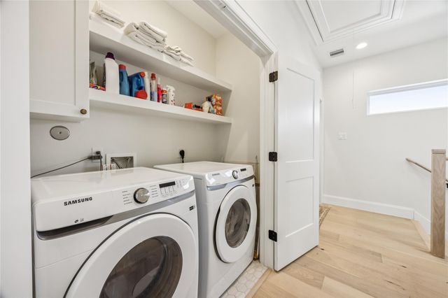 1127 W 16th Street C, Houston, TX 77008