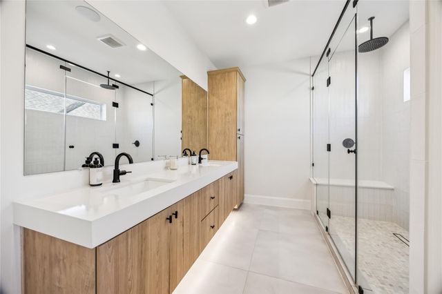 1127 W 16th Street C, Houston, TX 77008