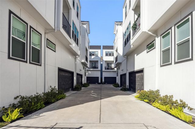 1127 W 16th Street C, Houston, TX 77008