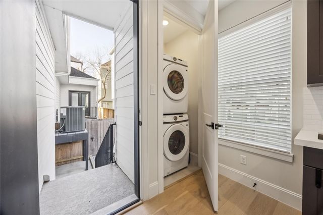 1127 W 16th Street C, Houston, TX 77008