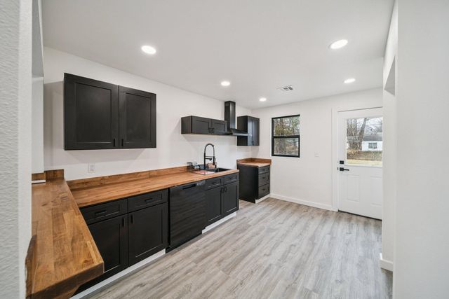 905 M Street NW, Miami, OK 74354