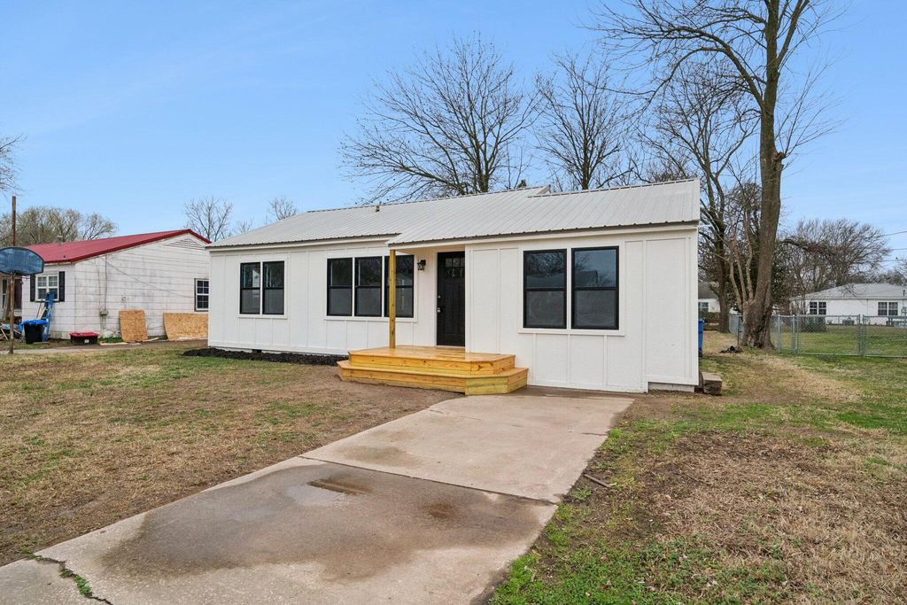 905 M Street NW, Miami, OK 74354