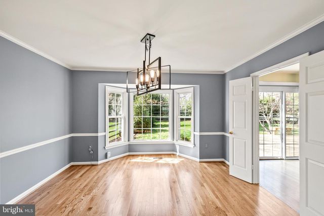 8942 KENILWORTH DR, Burke, VA 22015