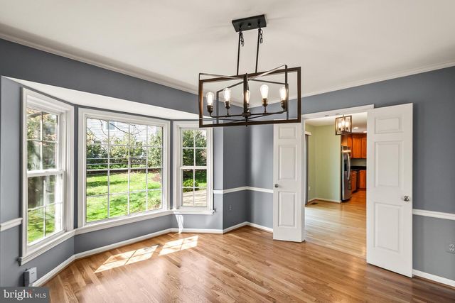 8942 KENILWORTH DR, Burke, VA 22015