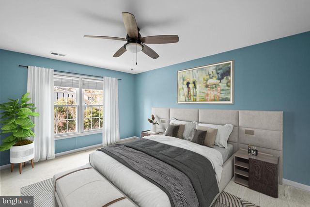 8942 KENILWORTH DR, Burke, VA 22015