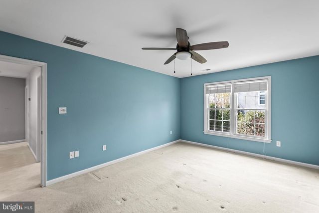 8942 KENILWORTH DR, Burke, VA 22015