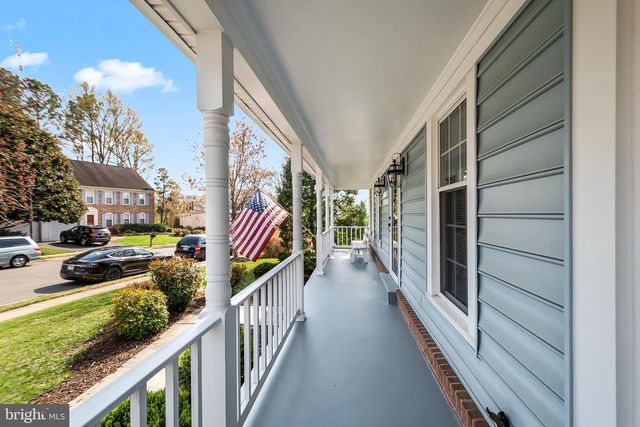 8942 KENILWORTH DR, Burke, VA 22015