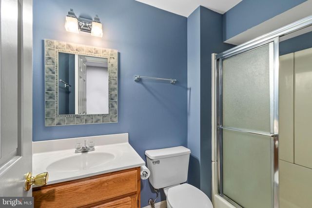 8942 KENILWORTH DR, Burke, VA 22015