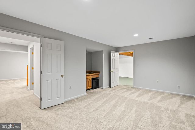 8942 KENILWORTH DR, Burke, VA 22015