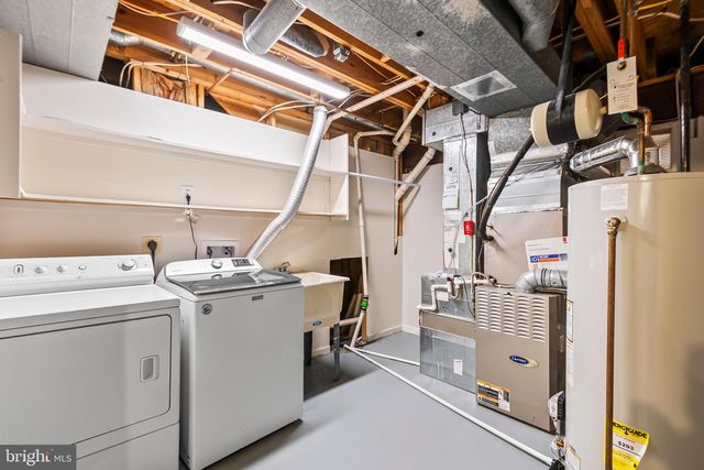 8942 KENILWORTH DR, Burke, VA 22015