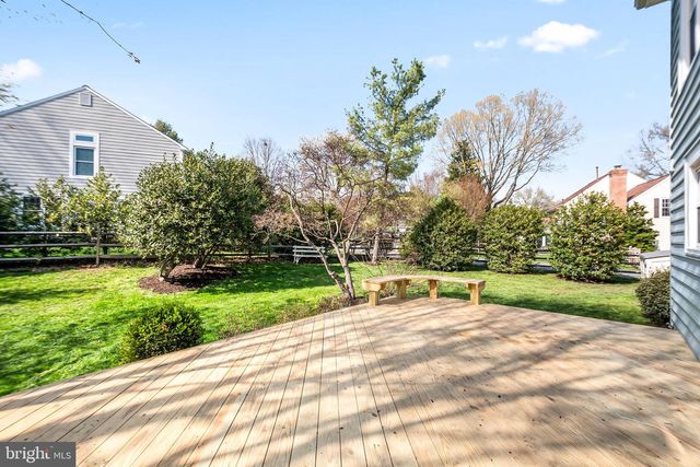 8942 KENILWORTH DR, Burke, VA 22015