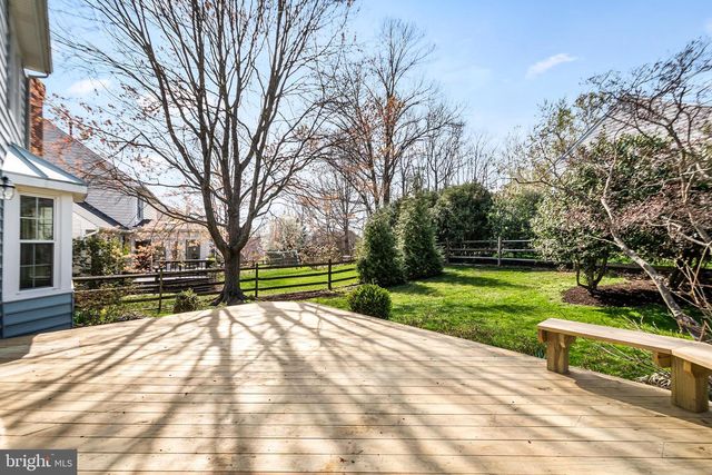 8942 KENILWORTH DR, Burke, VA 22015