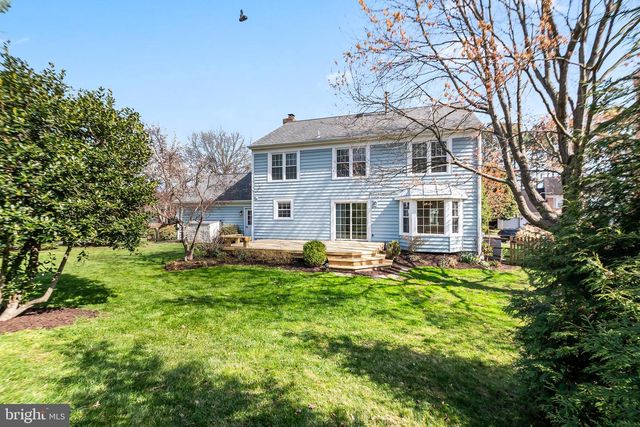 8942 KENILWORTH DR, Burke, VA 22015