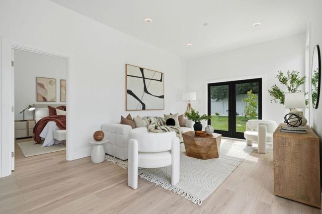 996 Patricia Avenue, San Mateo, CA 94401