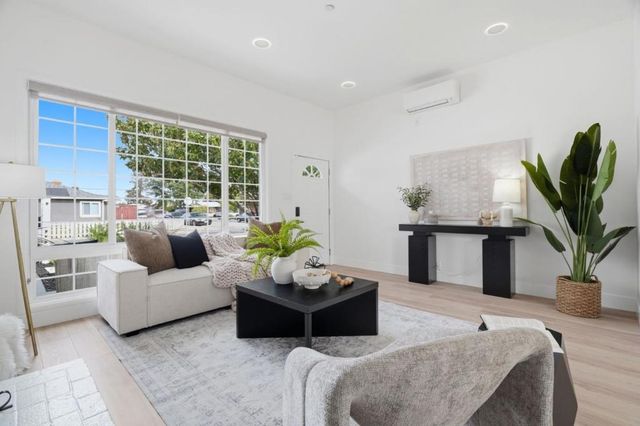 996 Patricia Avenue, San Mateo, CA 94401