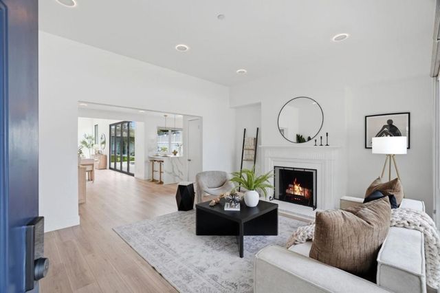 996 Patricia Avenue, San Mateo, CA 94401