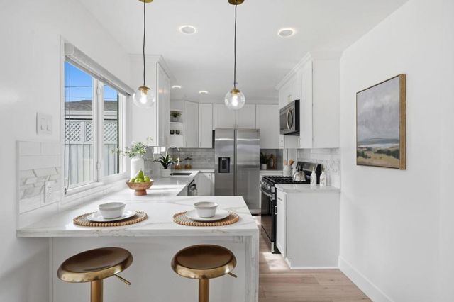 996 Patricia Avenue, San Mateo, CA 94401