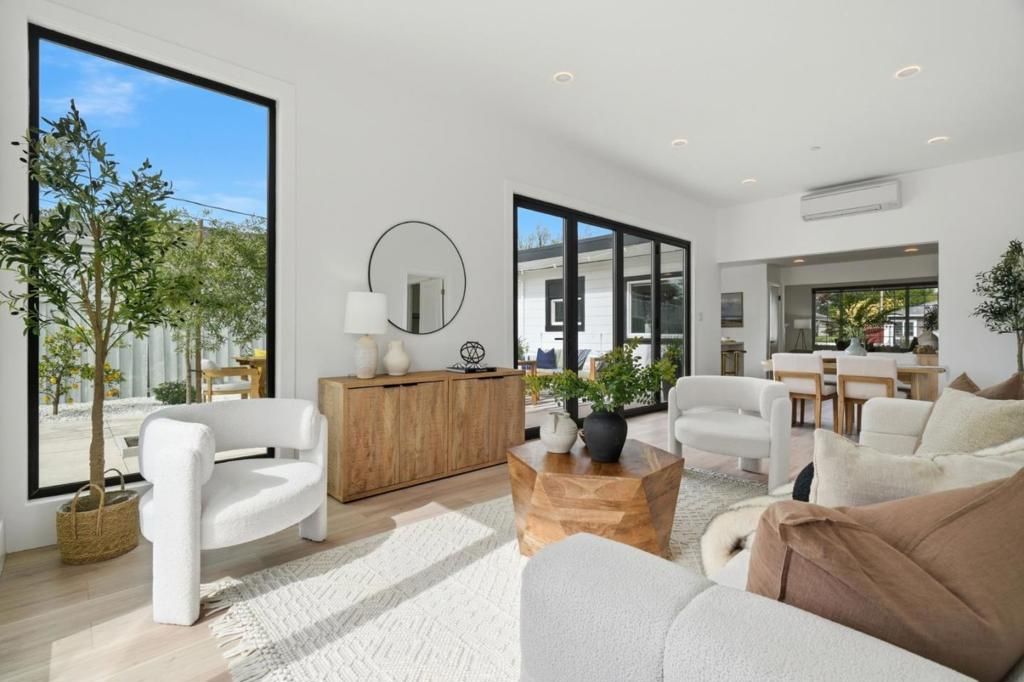 Image 14 of property listing at 996 Patricia Avenue, San Mateo, CA 94401