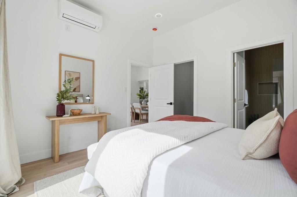 Image 17 of property listing at 996 Patricia Avenue, San Mateo, CA 94401