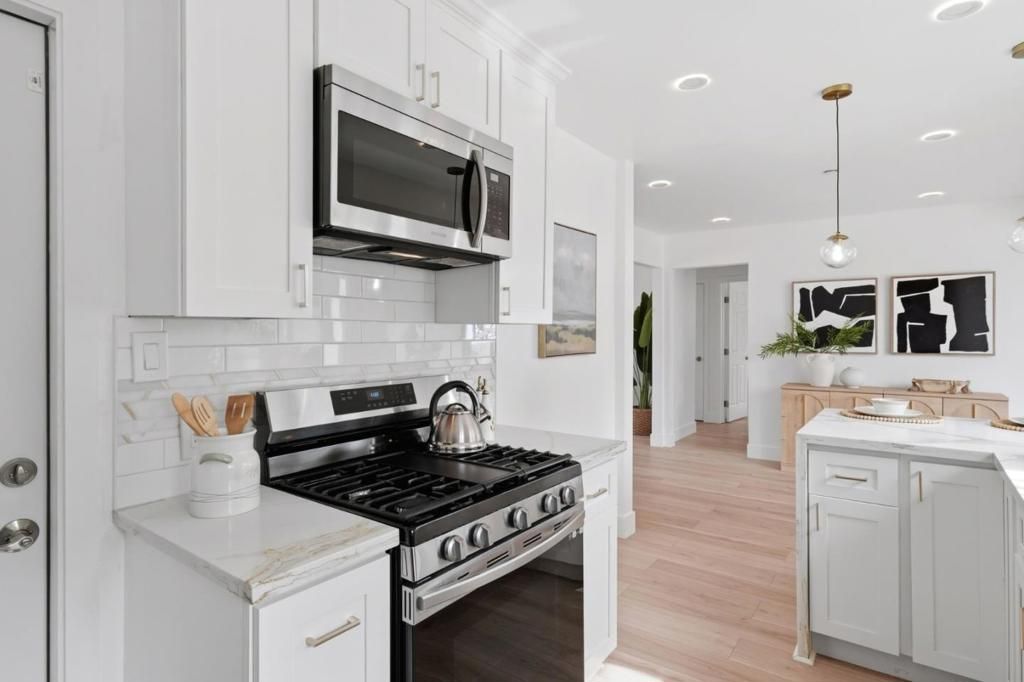 Image 9 of property listing at 996 Patricia Avenue, San Mateo, CA 94401