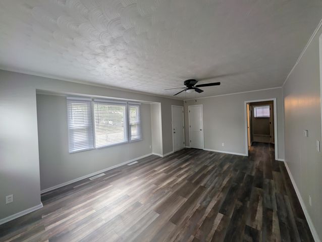 2600 AVENUE H, Council Bluffs, IA 51501