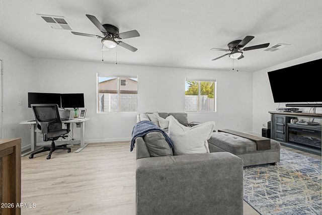 2738 E WINDROSE Drive, Phoenix, AZ 85032