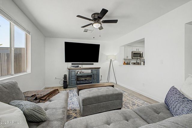 2738 E WINDROSE Drive, Phoenix, AZ 85032