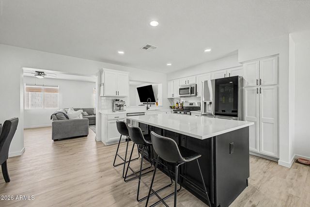 2738 E WINDROSE Drive, Phoenix, AZ 85032