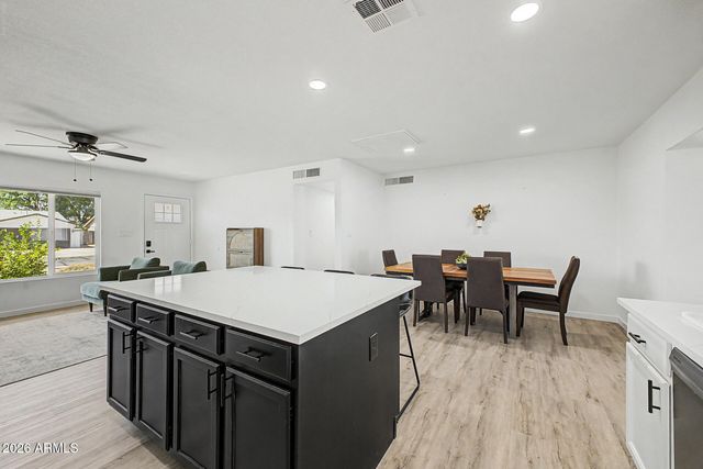 2738 E WINDROSE Drive, Phoenix, AZ 85032