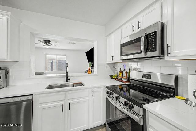 2738 E WINDROSE Drive, Phoenix, AZ 85032