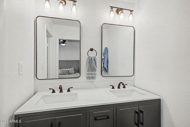 2738 E WINDROSE Drive, Phoenix, AZ 85032