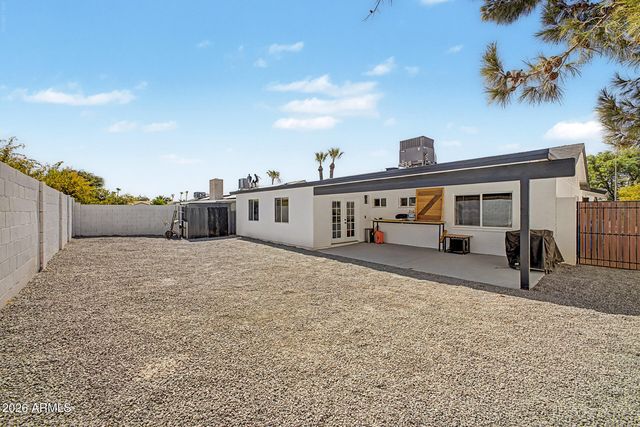2738 E WINDROSE Drive, Phoenix, AZ 85032
