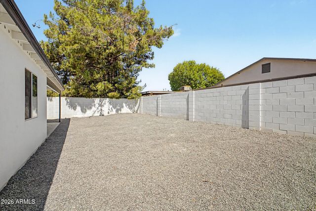 2738 E WINDROSE Drive, Phoenix, AZ 85032