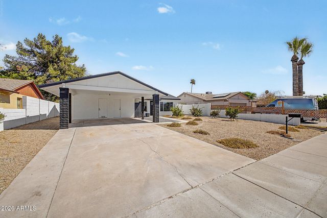 2738 E WINDROSE Drive, Phoenix, AZ 85032