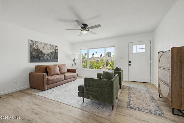 2738 E WINDROSE Drive, Phoenix, AZ 85032