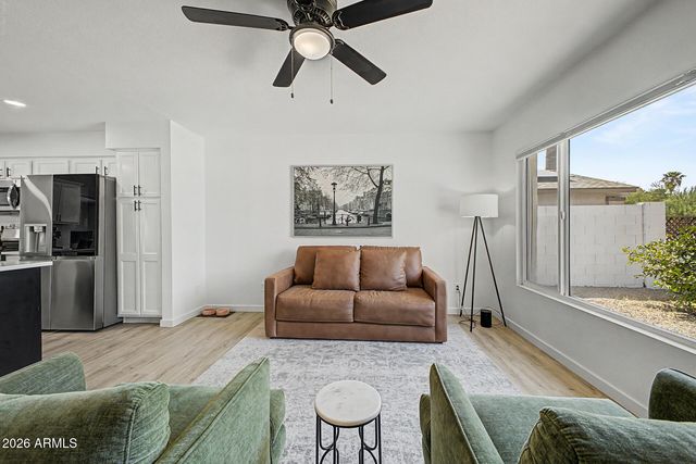 2738 E WINDROSE Drive, Phoenix, AZ 85032