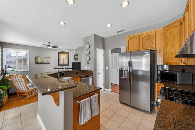 5310 Heritage Ct, Rocklin, CA 95765