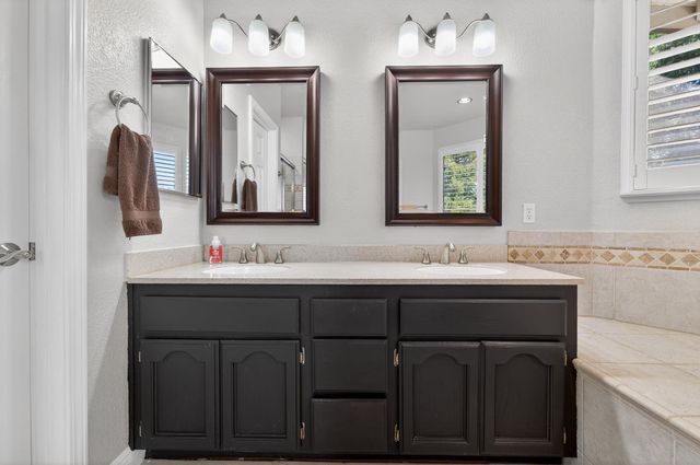 5310 Heritage Ct, Rocklin, CA 95765