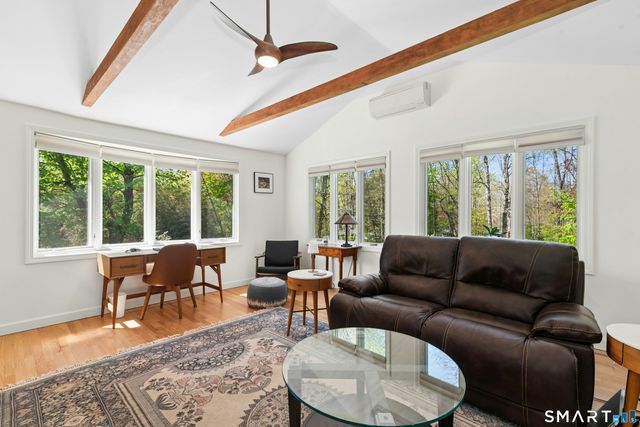 8 Stony Brook Road, Brookfield, CT 06804