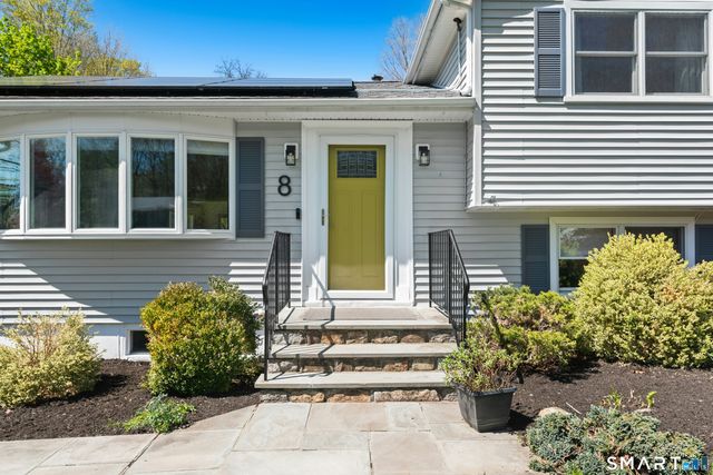 8 Stony Brook Road, Brookfield, CT 06804