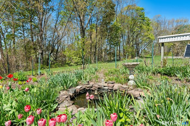 8 Stony Brook Road, Brookfield, CT 06804